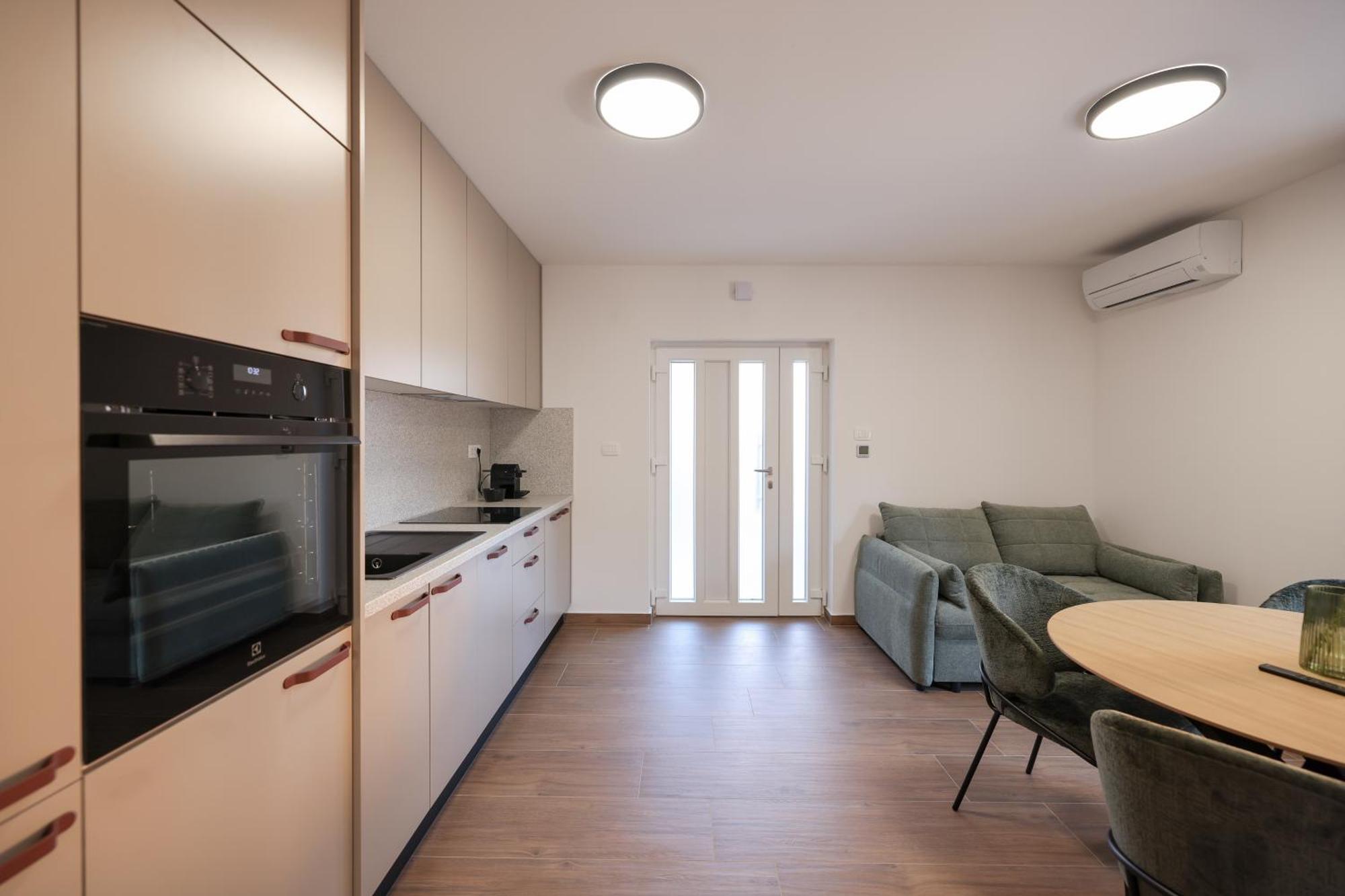 Royal Oak Apartment *