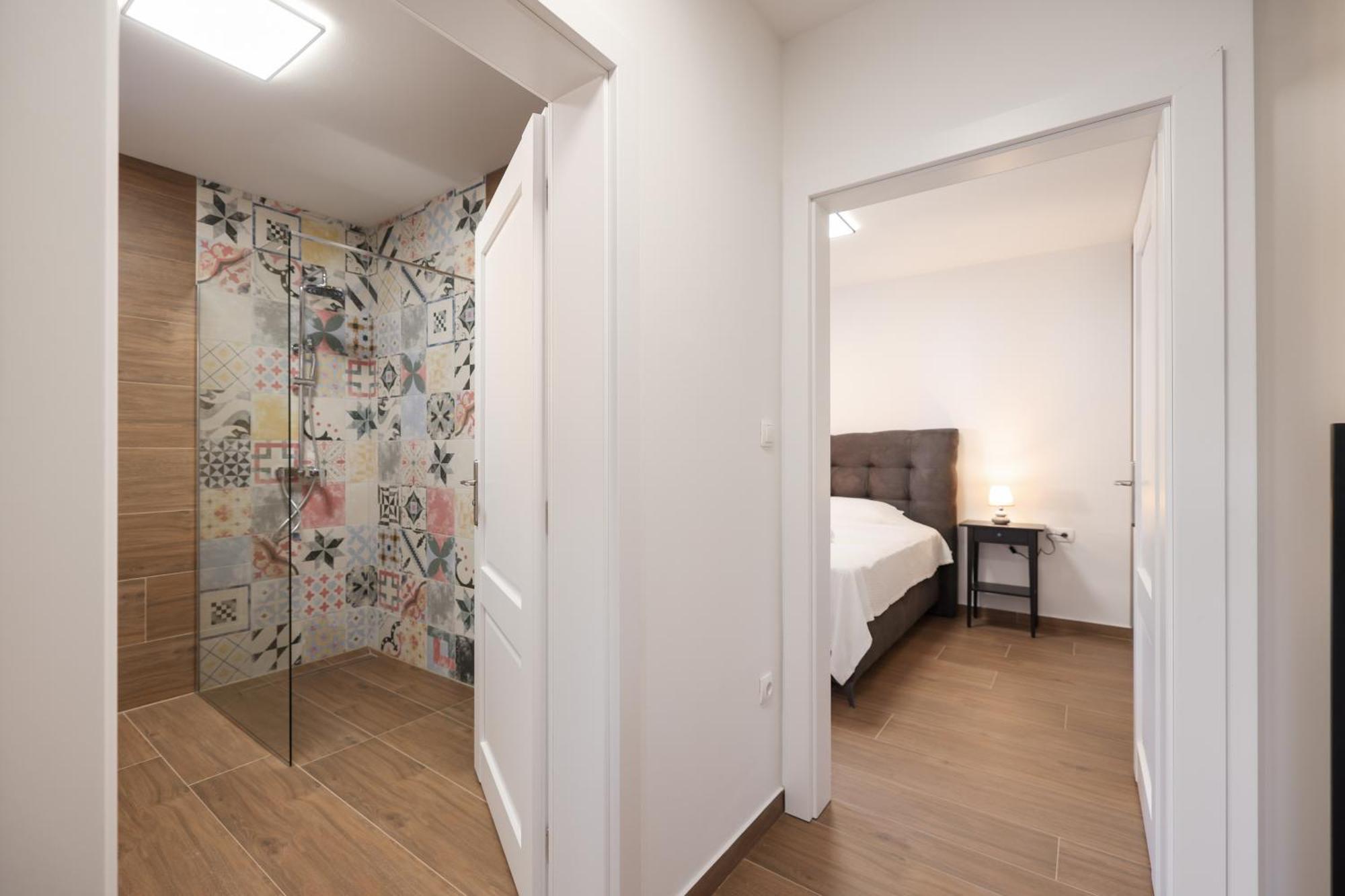 Royal Oak Apartment *